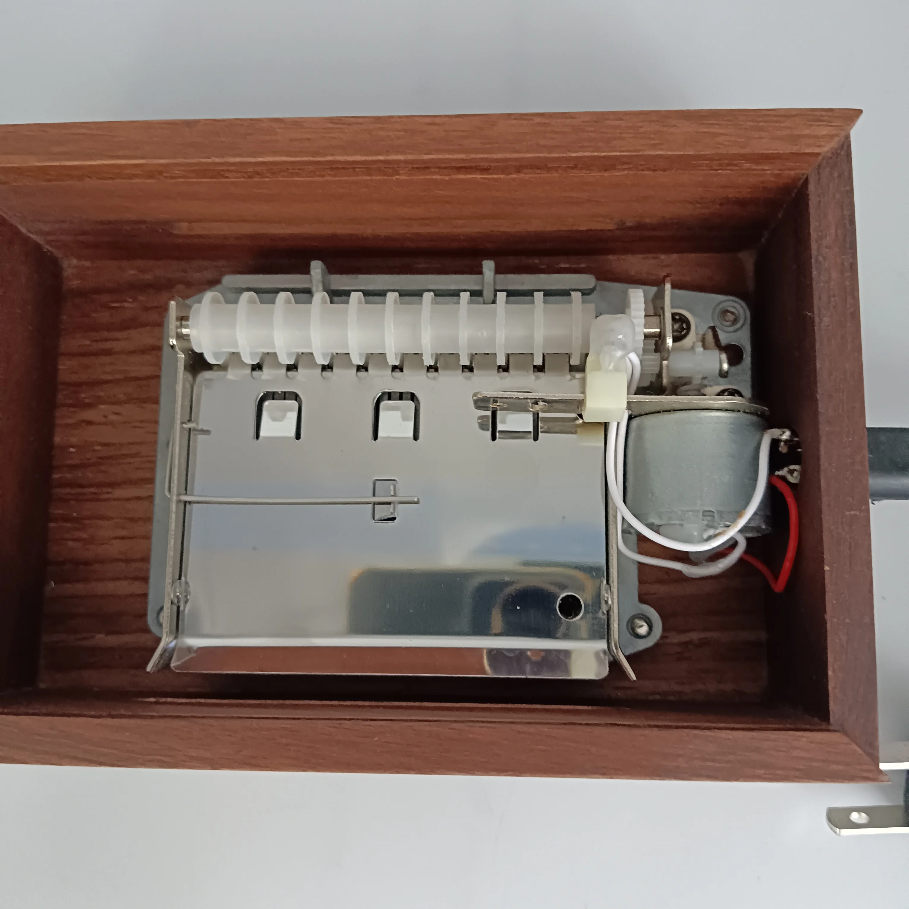Retro Wooden Electric Motor Music Boxes - 30 Note Puncher