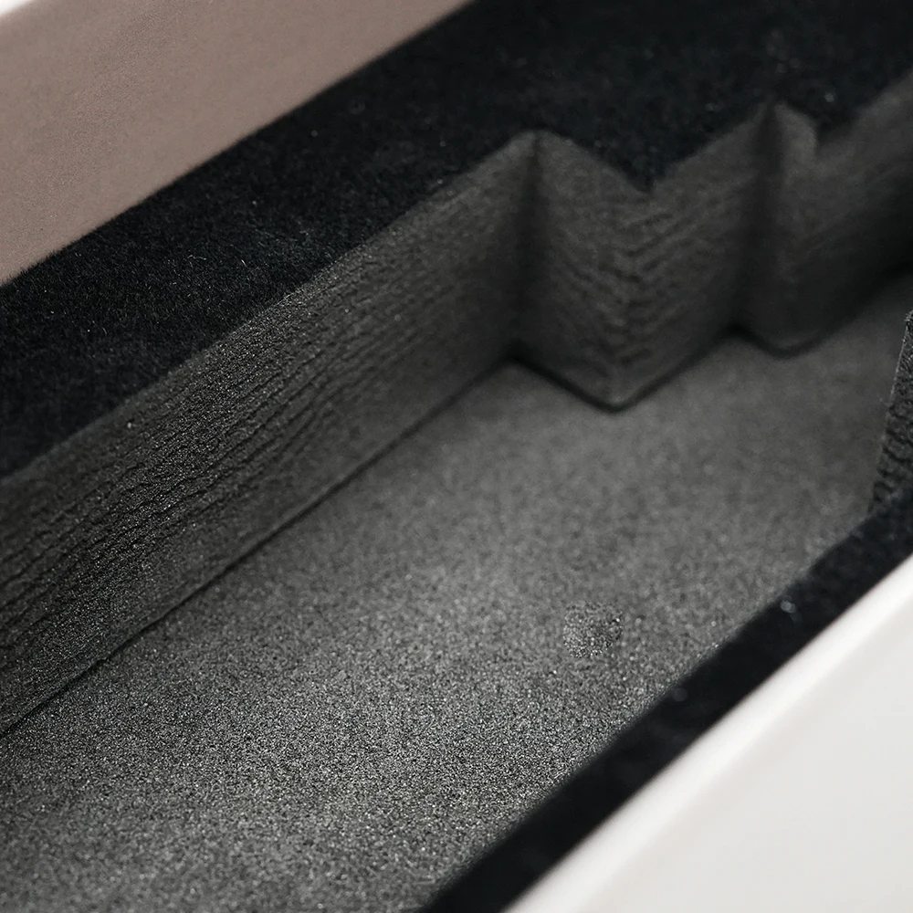 UV Coat Magnet Flip Box for 50ml 100ml Serum Perfume Oud Bossing Printing Label Magnetic Gift Packaging Box for Skincare Bottle