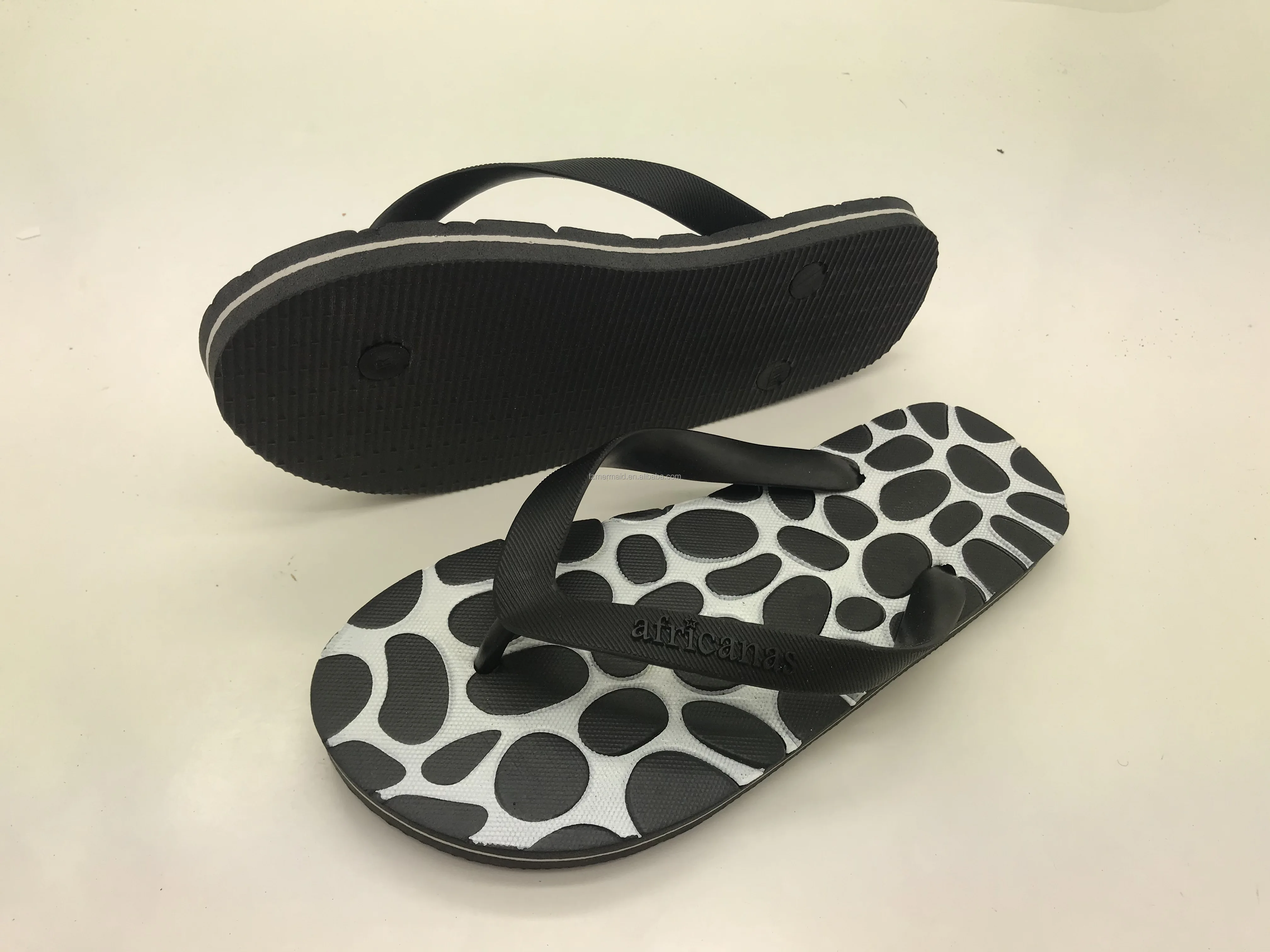 Men Women Wholesale Custom Flip Flops With LOGO Colorful PVC Custom Logo Beach Flip-Flops Slippers Custom Flip Flop Slides