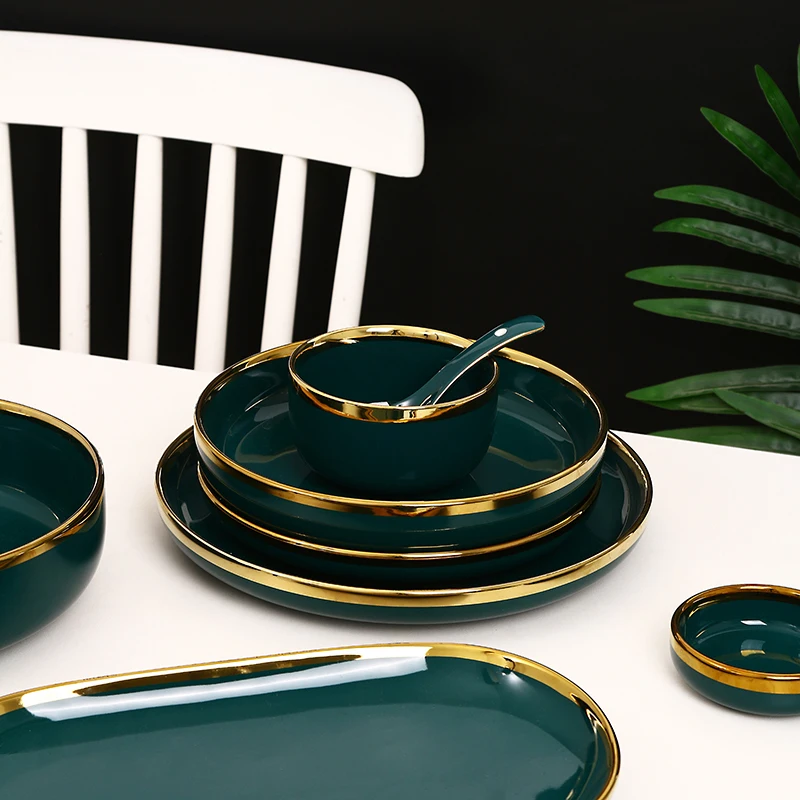 Luxury Ceramic Dinnerware Set 12 Pieces Dinner Sets Porcelain Tableware Dinner Plate and Bowl With Gold Rim details