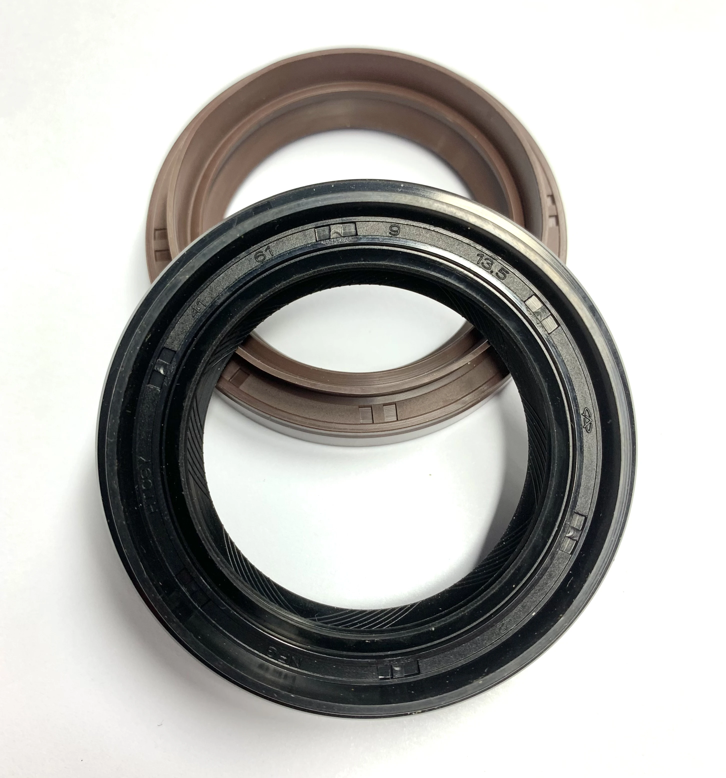 Outer Skeleton Oil Seal Truck Wheel Hub Oil Seal 57*124*11/21 Buy
