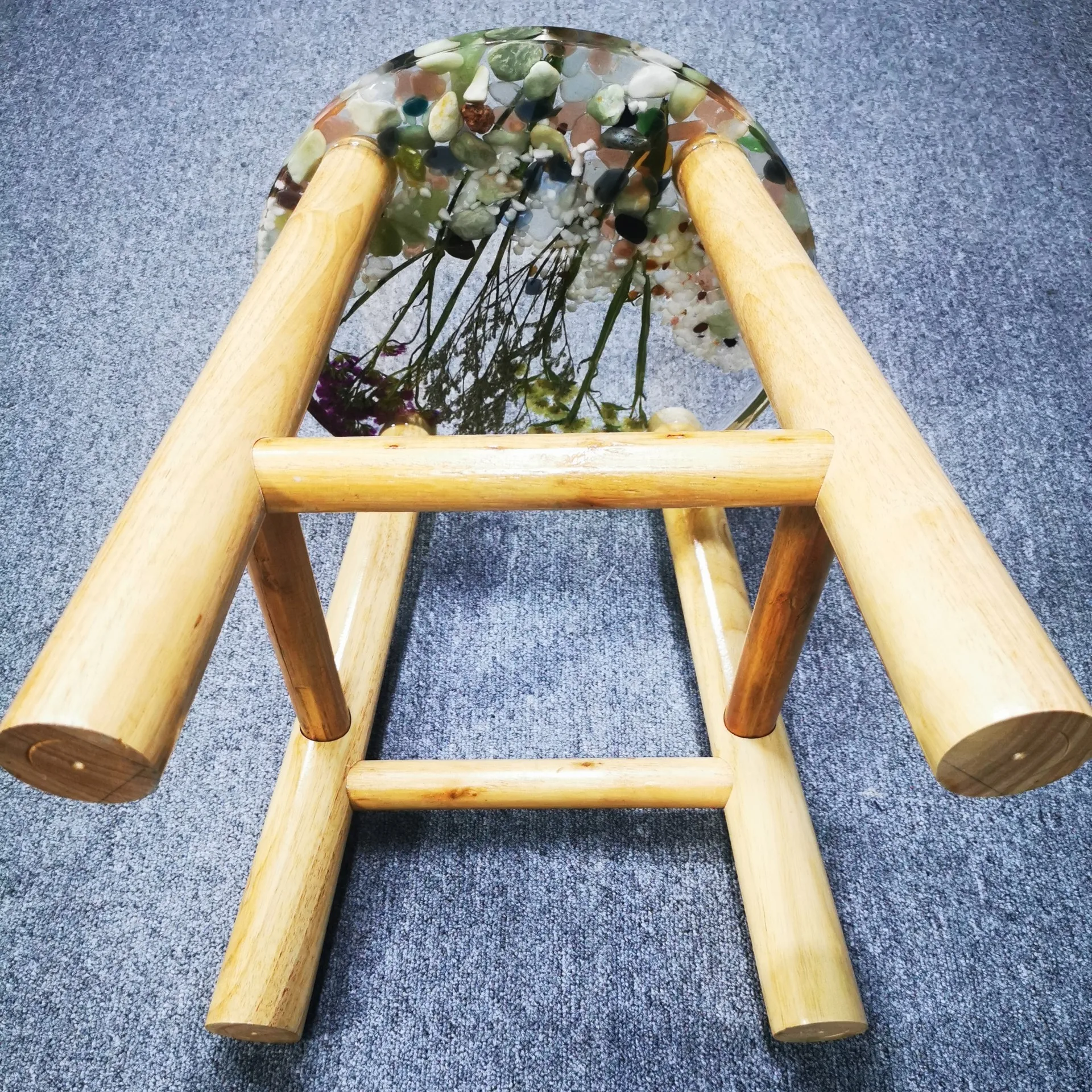 JXT Popular Design Wood Epoxy Resin Stool grass real flower stool