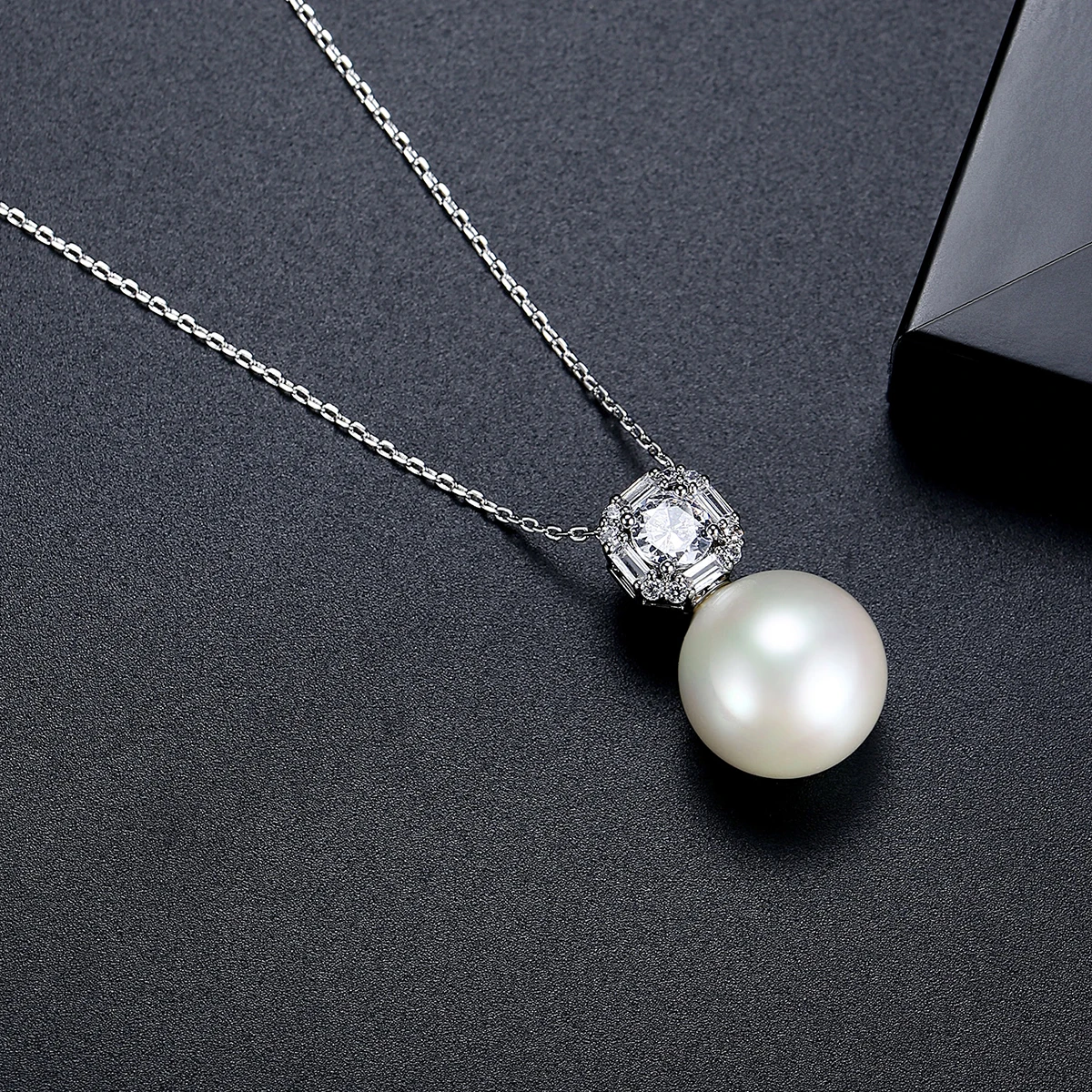 Luoteemi Luxury Pearl & Zirconia Necklace