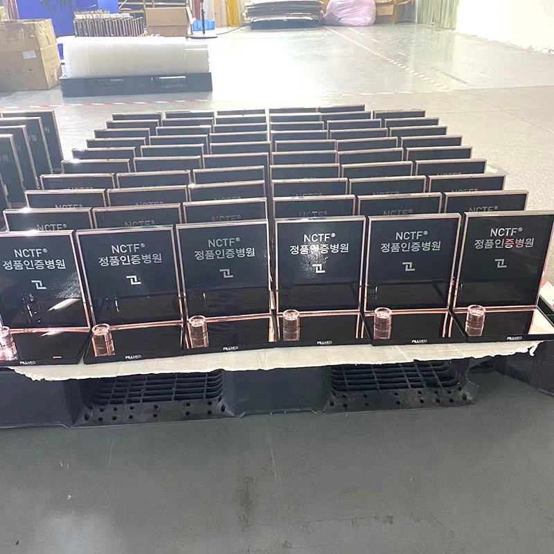New Design Factory Custom High-End Cosmetic Acrylic Display  Stand White Acrylic Stand for Products