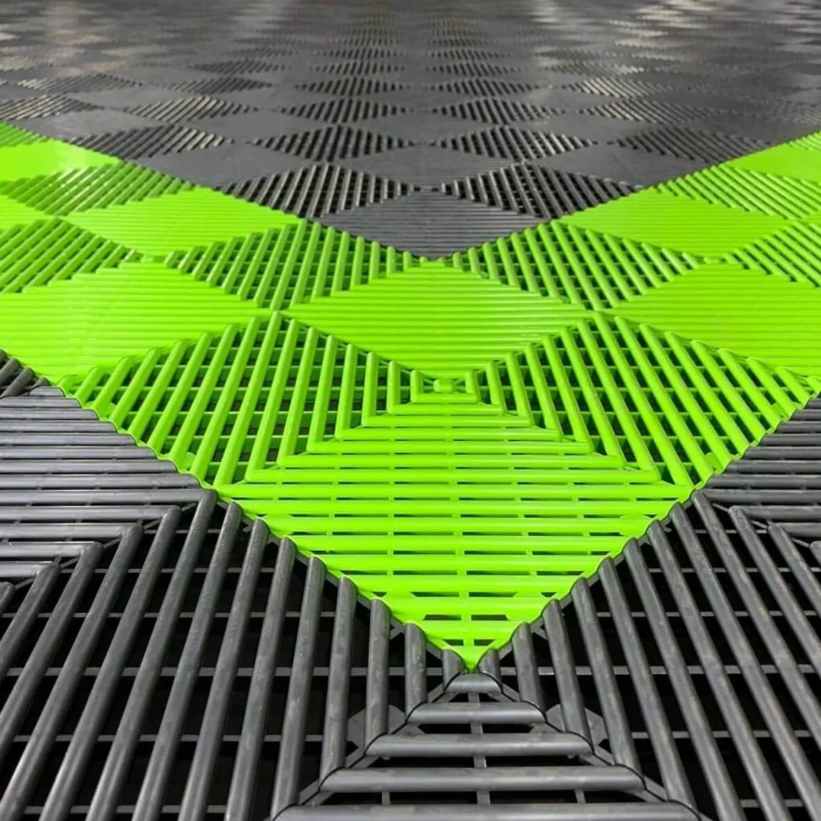 Free Design Anti Slip Plastic PP Interlocking Car Wash Drain Garage Floor Tile for Carwash Garage Floor Mat Grating
