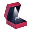 Caja de anillo roja