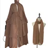 4. Marrone con hijab