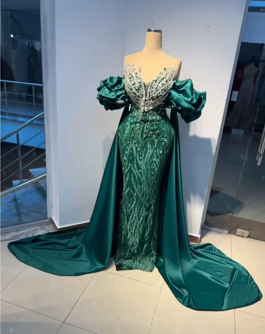 Customized Robe Beaded Dark Green Evening Dress with Long Cape Train Beaded Ruched Ruffles Dubai Wedding Engagement Gowns Customized Robe Beaded Dark Green Evening Dress with Long Cape Train Beaded Ruched Ruffles Dubai Wedding Engagement Gowns