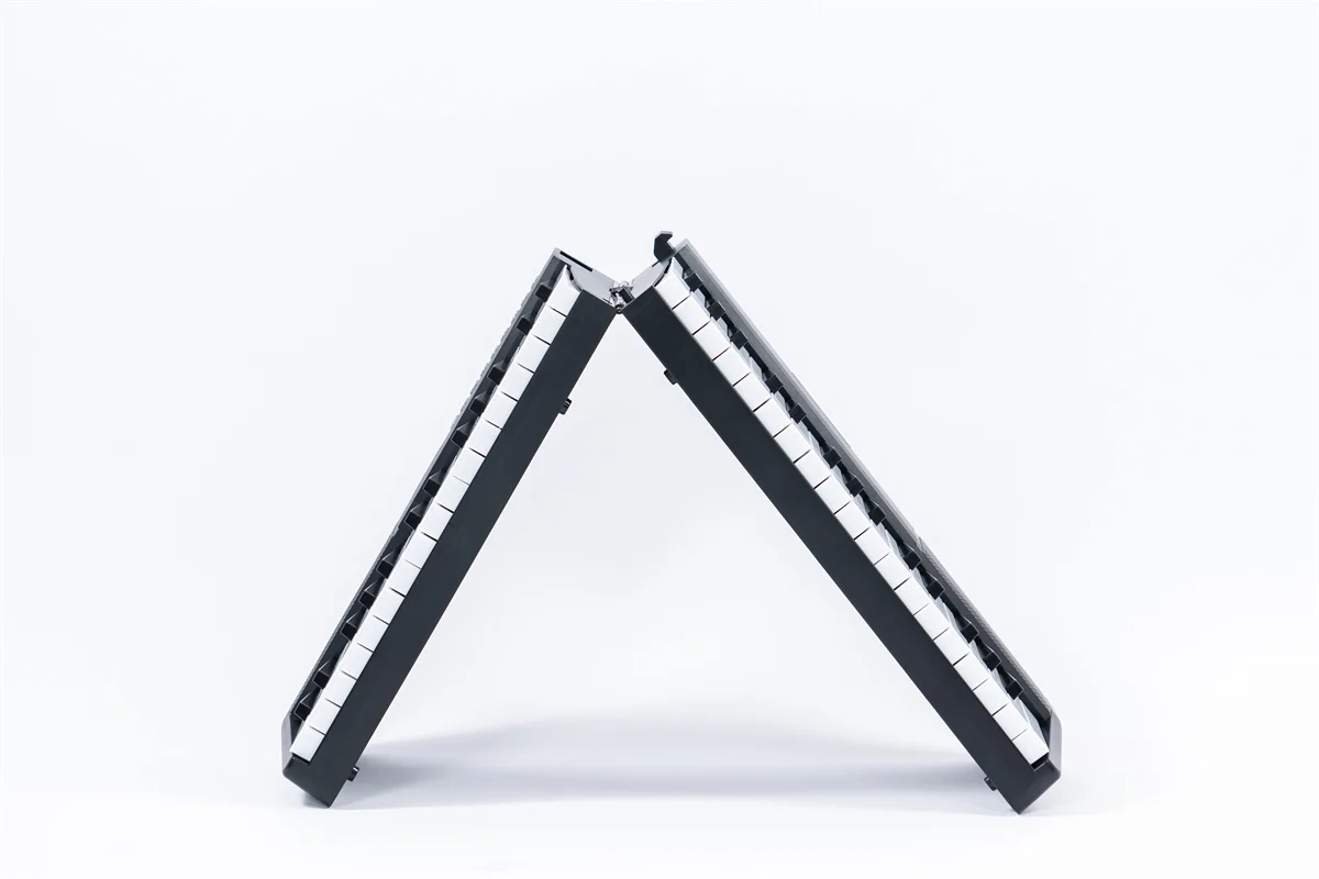 Foldable 61 Keys School Use Piano Learning Music Keyboard Portable Beginners Electronic Piano with MIDI for Wholesale
