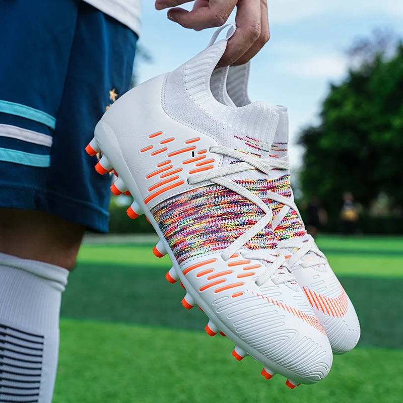 021 New Arrival Boys Soft High Top Outdoor Football Soccer Shoe for Sale