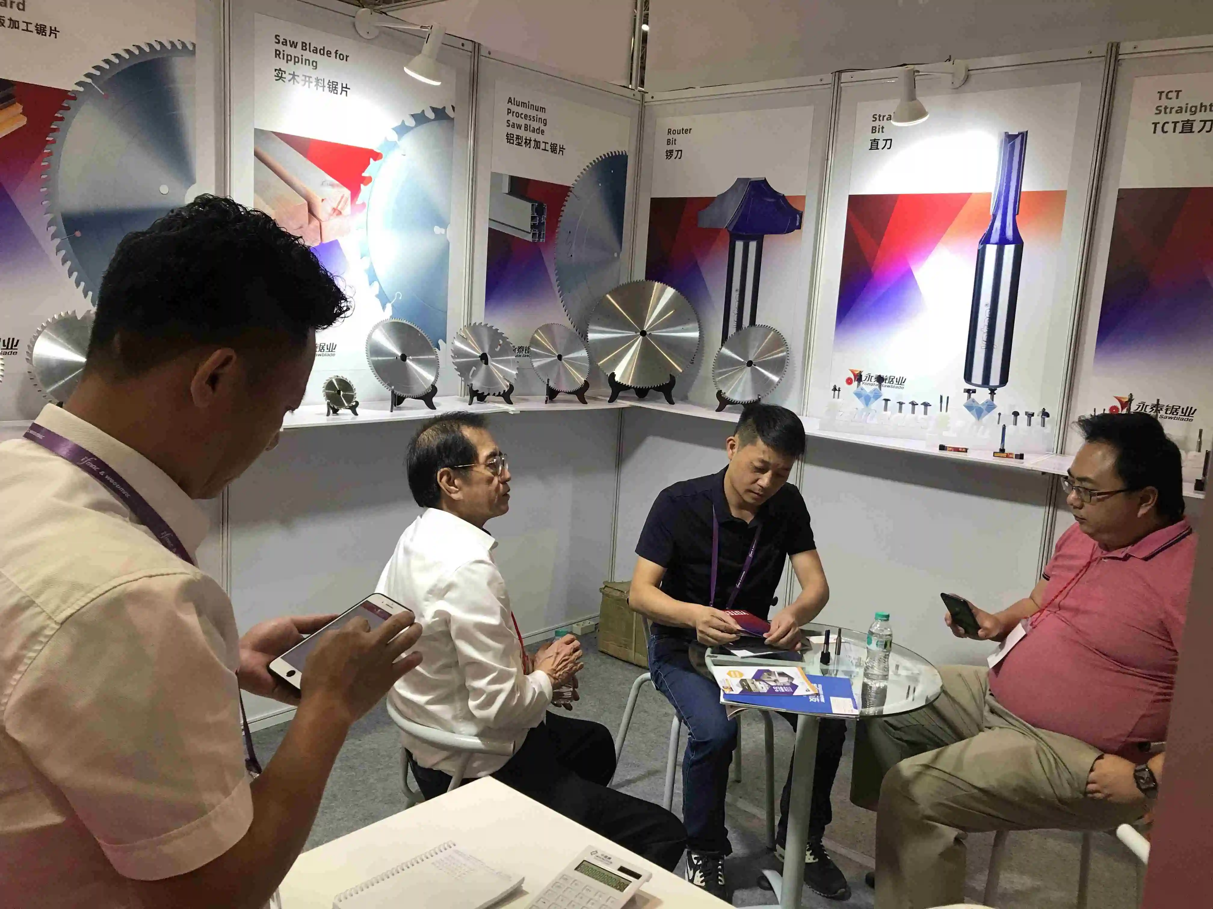 Smooth Cut Surface No Burrs High Quality Composite Materials TCT Circular Saw Blade