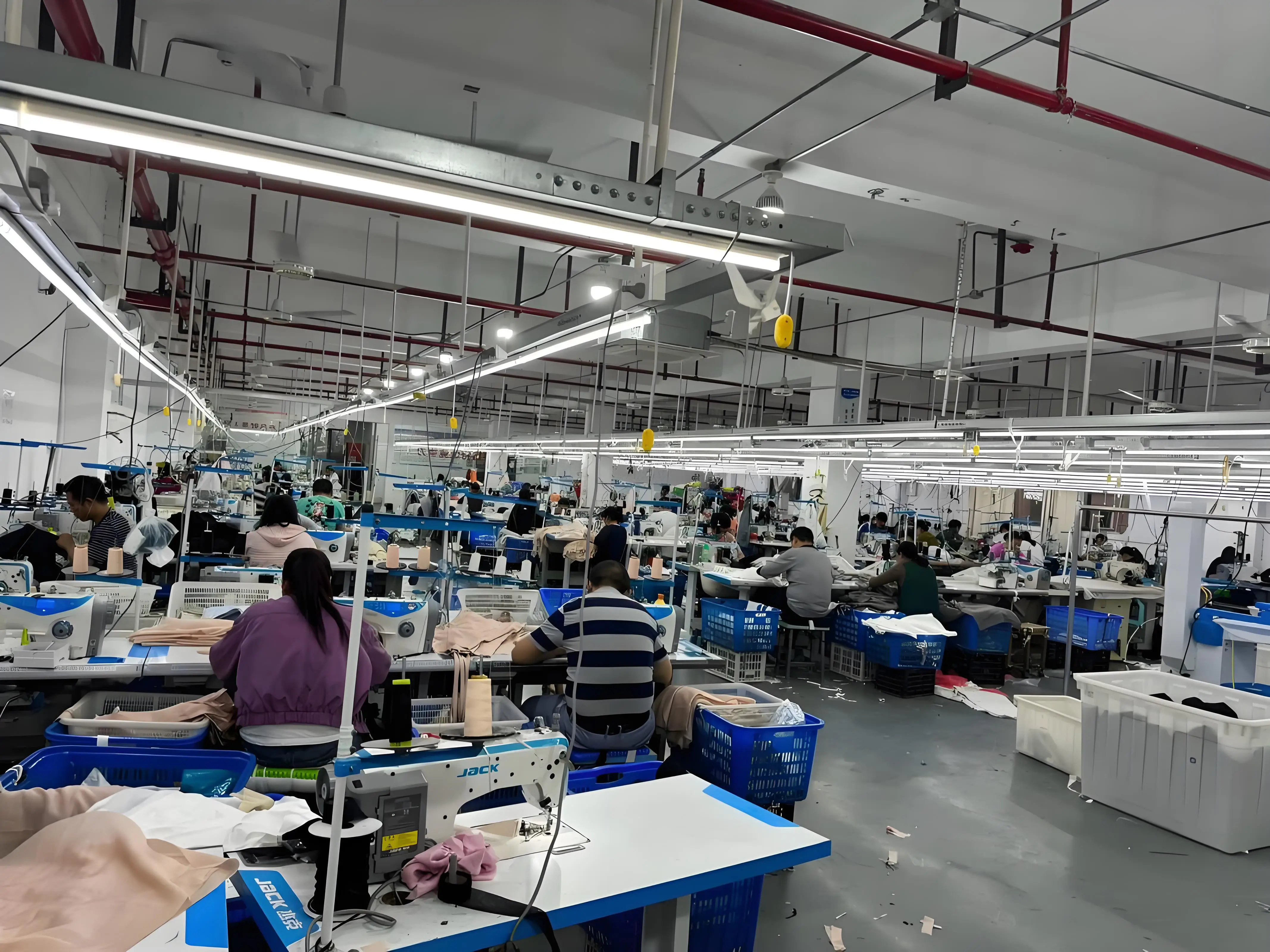 Ganjingzi District Nanguanling Street Shengli Stage Clothing Firm 3