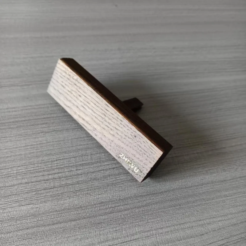 High Quality Car Air Outlet Wood Aromatherapy Vent Clit Holder Long Lasting Scented Plastic Fragrance Auto Aroma Diffuser