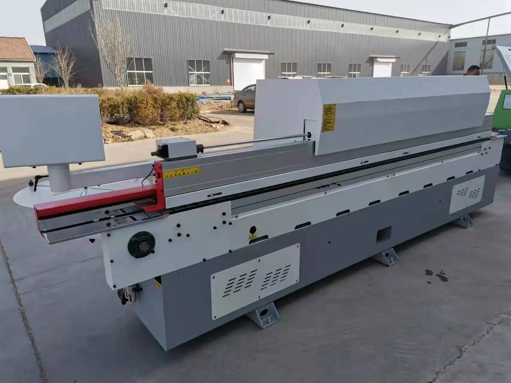 EDGE BANDING MACHIEN  2.jpg
