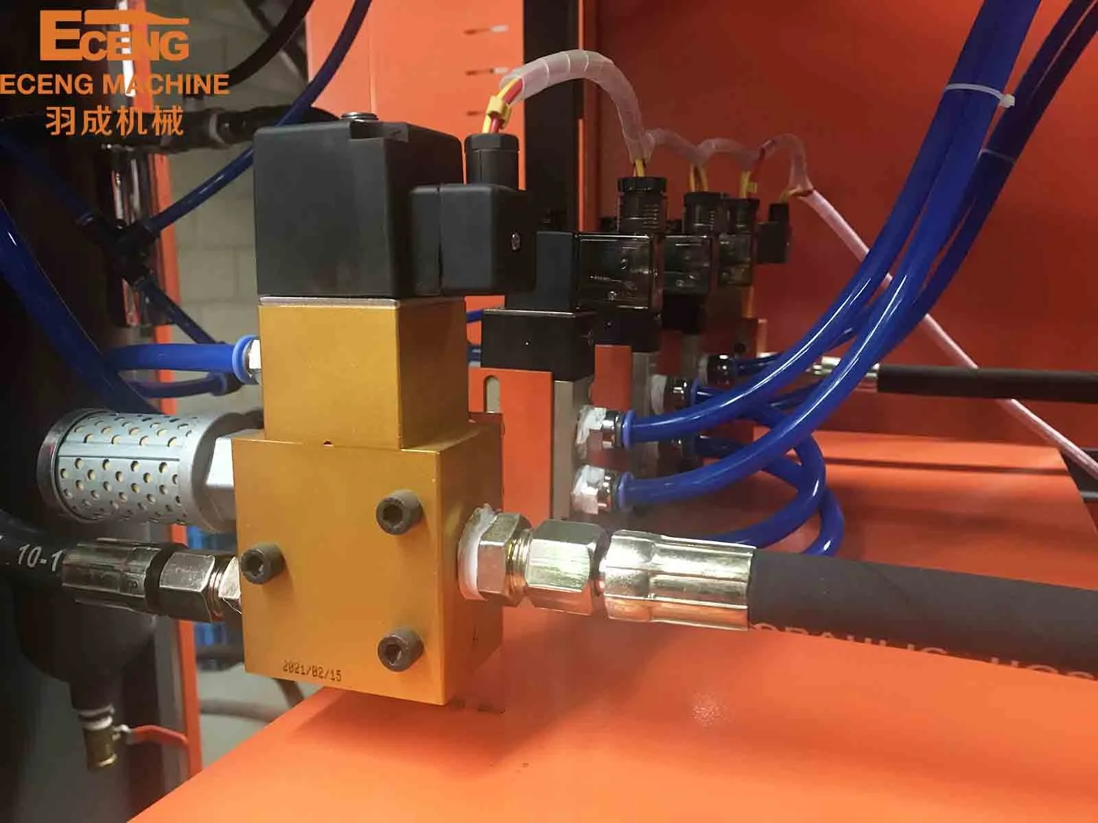 Semi Automatic PET Preform Water Juice Bottle Blow Molding Machine / YC-2L-2 2 Cavity Pet Blowing Machine 1L 2L