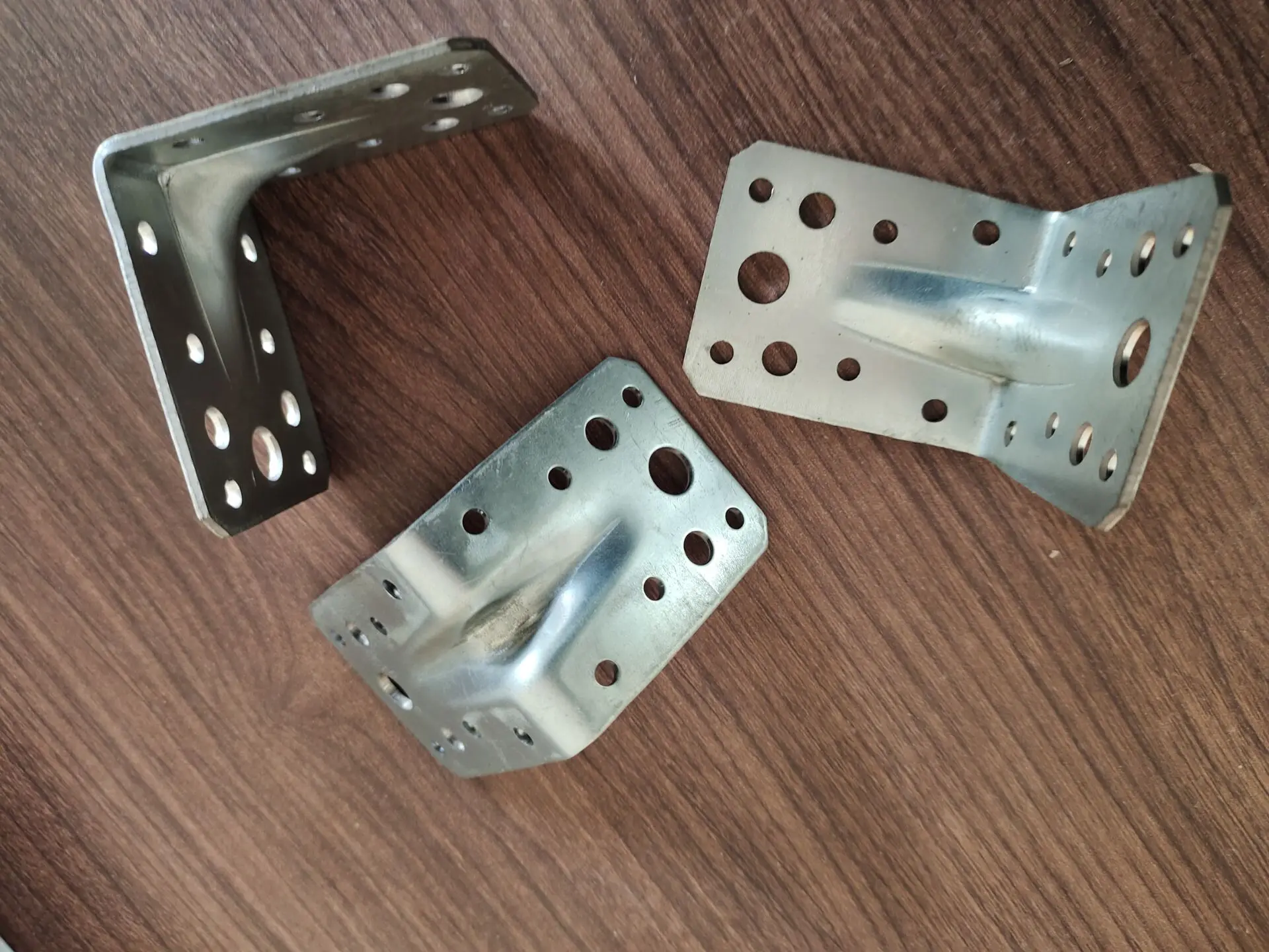 Heavy-Duty Silver Galvanised Angle Wood Connector with Beading Hole Angled Construction Angle Bracket