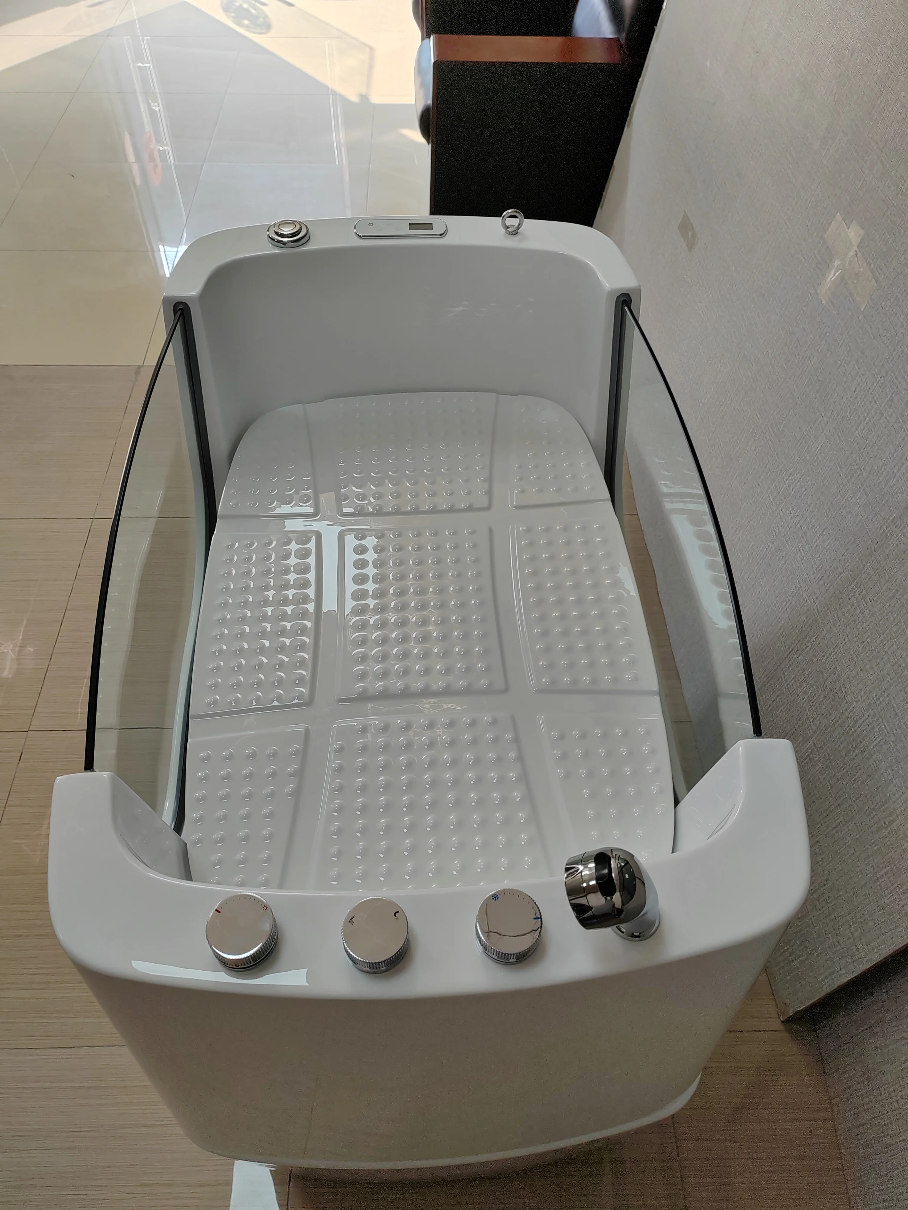 EUR PET New Arrival Dog Grooming Pet Bathtub Pet Spa Led Whirlpool Acrylic Bubbles Freestanding Massage Pet Bathtub
