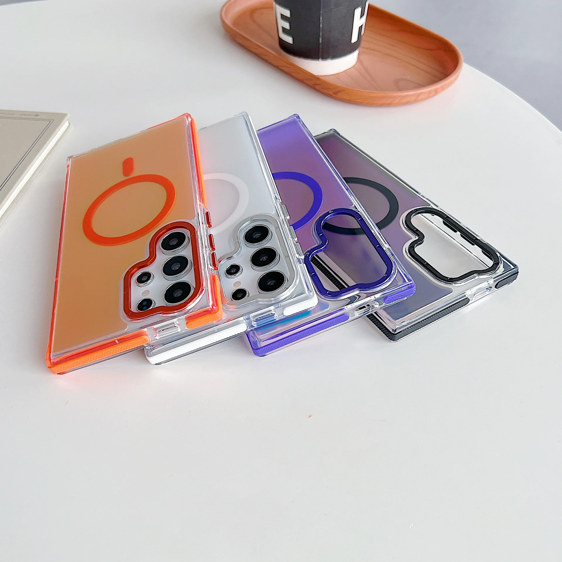 Translucent TPU PC Phone Case with Gradient Color Magnetic Phone Case for Samsung Galaxy S24 S25 26 Plus Ultra