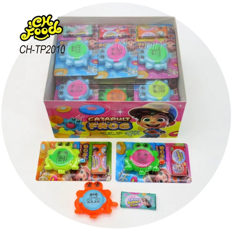 Wholesale Frog Shape Flying Saucer Toy with Tattoo Sticker Bubble Gum Chewing Halal Candy Sweets Toy Candy for Children