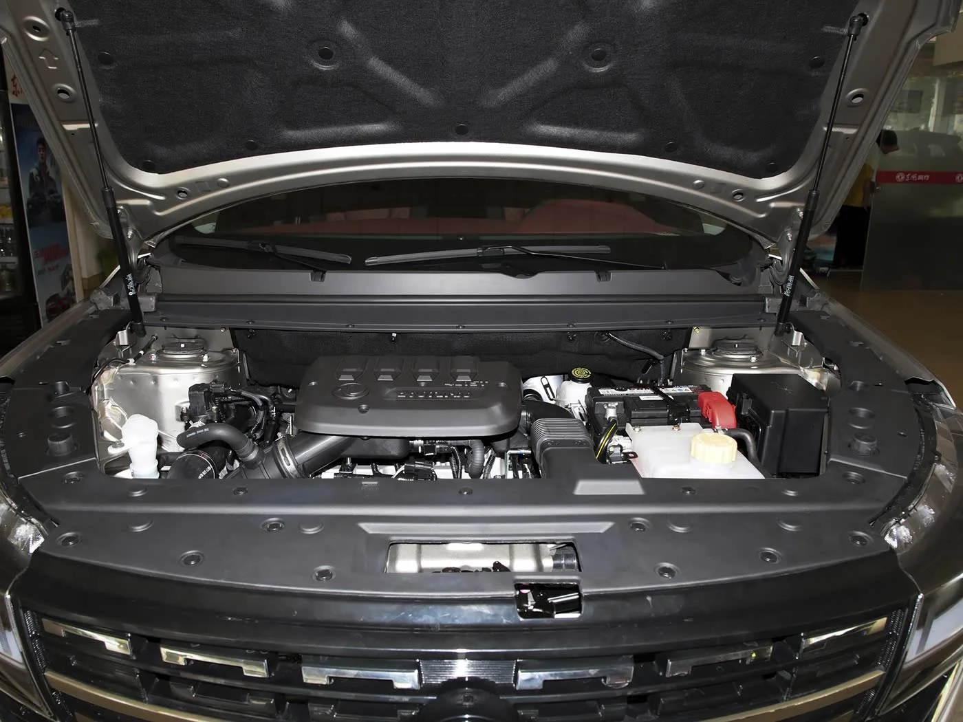 Dongfeng Fengxing T5L SUV High Quality New Design Vehicle Euro VI Emission Available