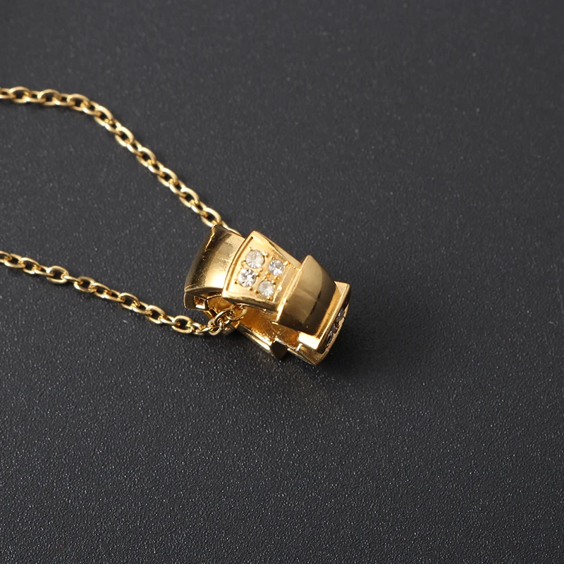 Gold Circle Pendant Necklace