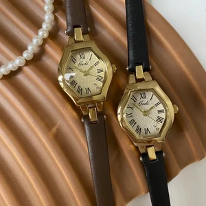GEDI Vintage Casual Elegant Women's Coffee Brown Leather Strap Watch Fashionable Barrel Shaped Watch Dial With Rhinestone
