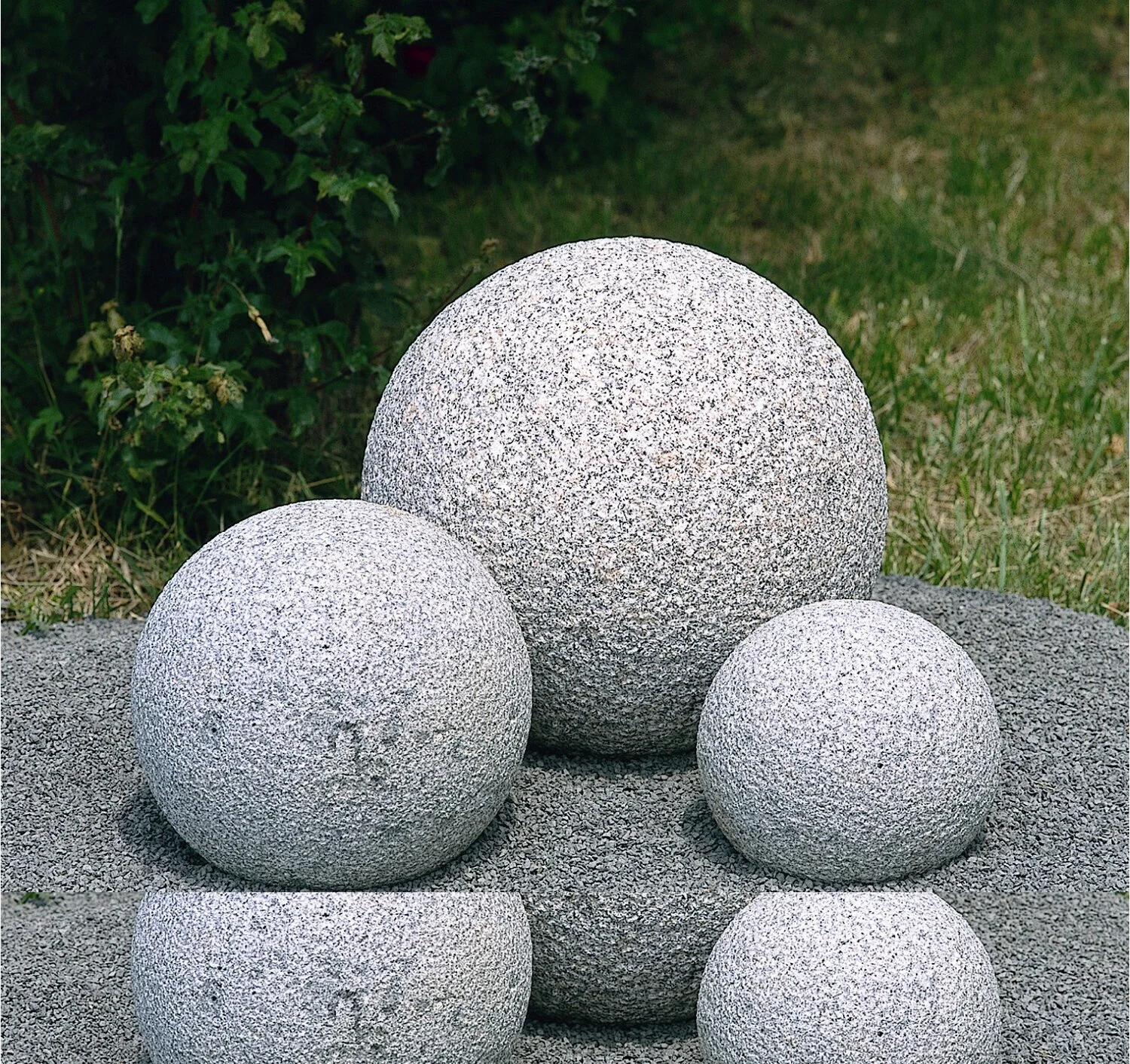 BOTON STONE天然石磨かれた屋外景観公園大理石の庭装飾的な丸い花崗岩