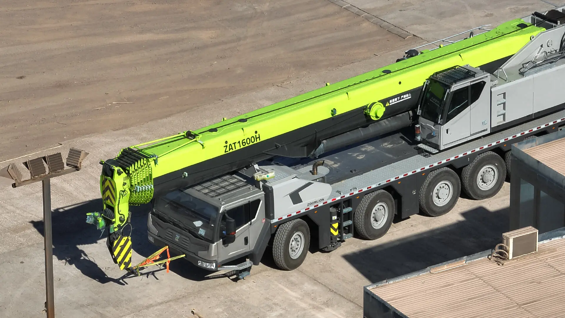 Zoomlion ZAT1600H7-1 Euro V All Terrain Crane with 96m Lifting