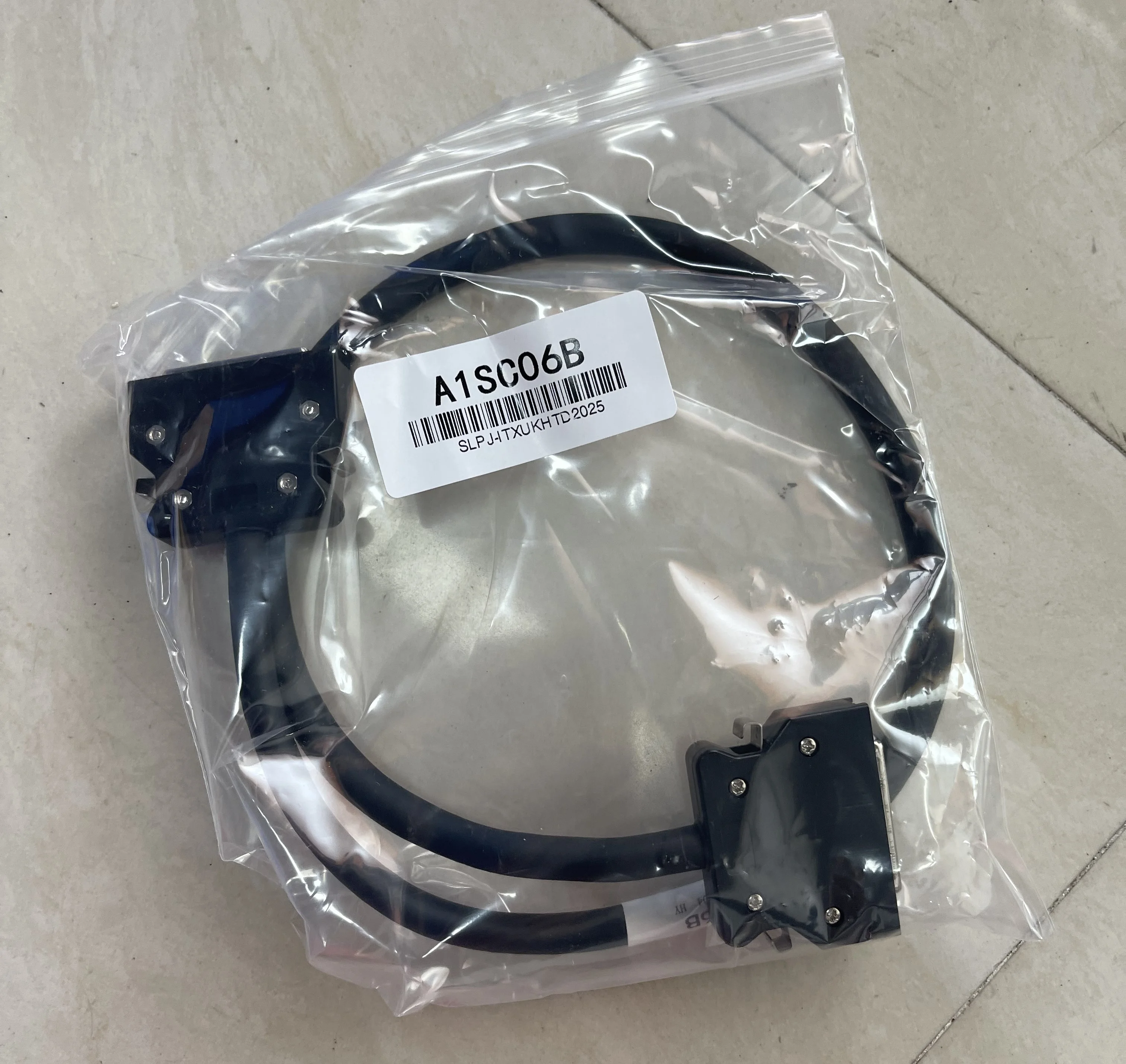 MITSUBISHI PLC Cable A1SC06B MITSUBISHI PLC Cable A1SC06B