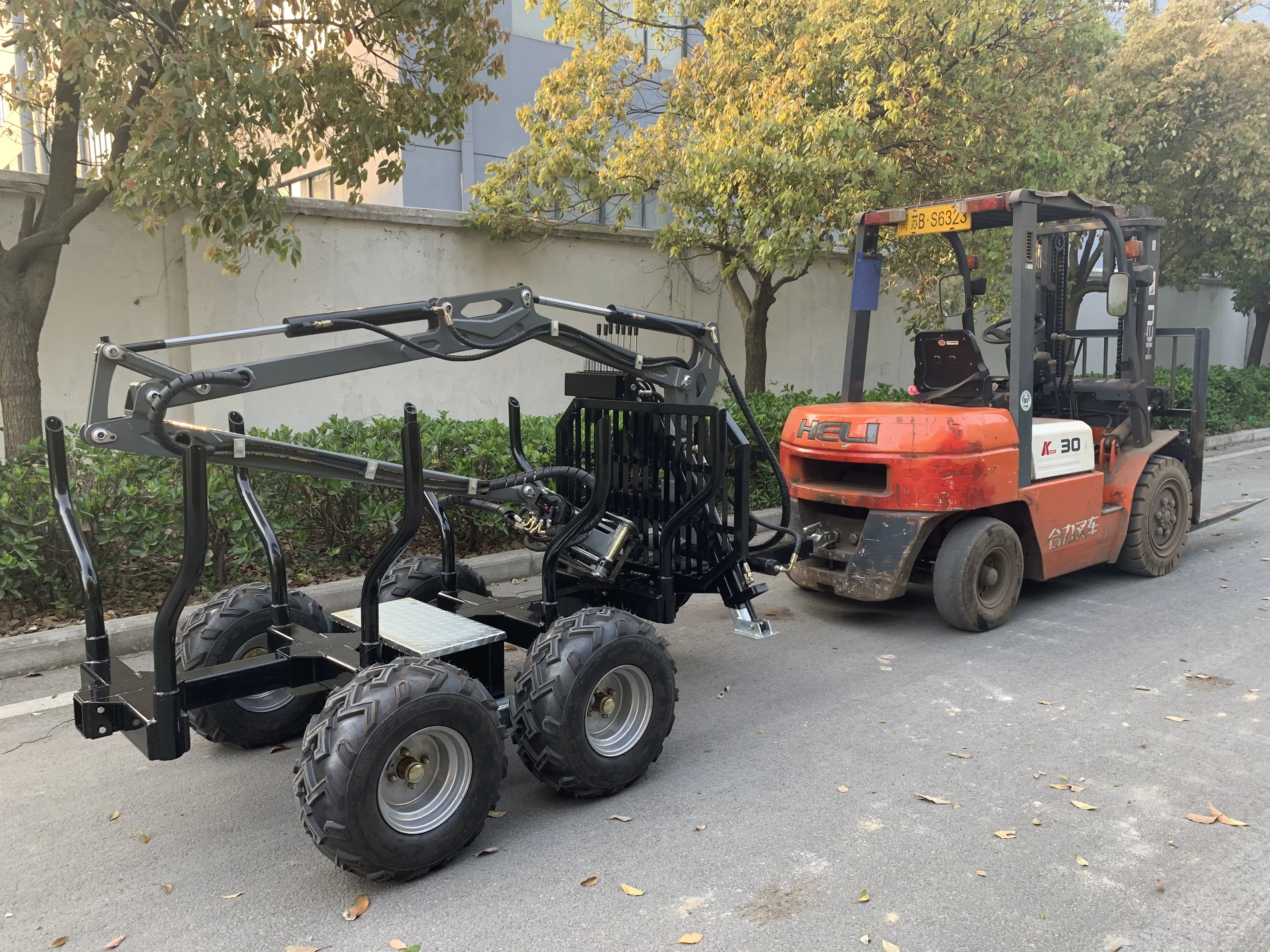 Factory Price Log Trailer with Crane Timber Loader Trailer Wood Lifting Transport Machine