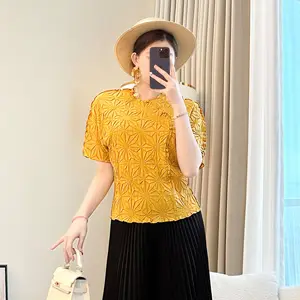 Women's 2026 Summer New Short-Sleeved T-Shirt Breathable Casual Style Slim-Fit Top for Chubby Girls Solid Color for Mother
