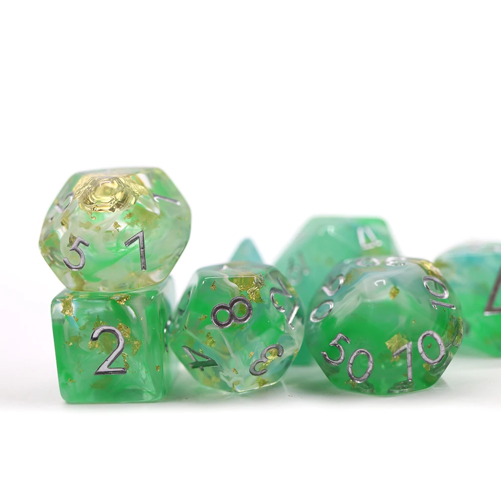 Socraíocht 7pc Sraith DND Green Swirled Résin Dís Oibhneachtaí Greamaithe Leathan D&D RPG Cluichí Meáchain