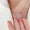 White gold/white diamond necklace