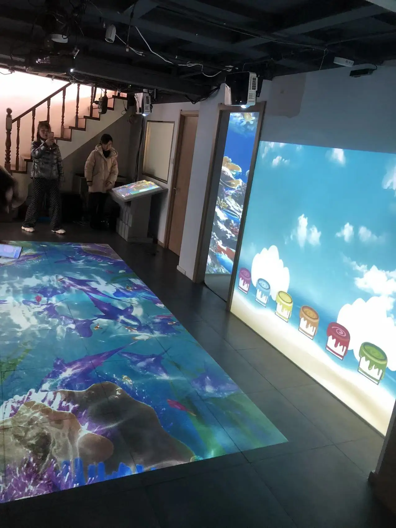 Дешевое интерактивное проекционное программное обеспечение для пола интерактивные детские игры танцпола торговый центр магазин.