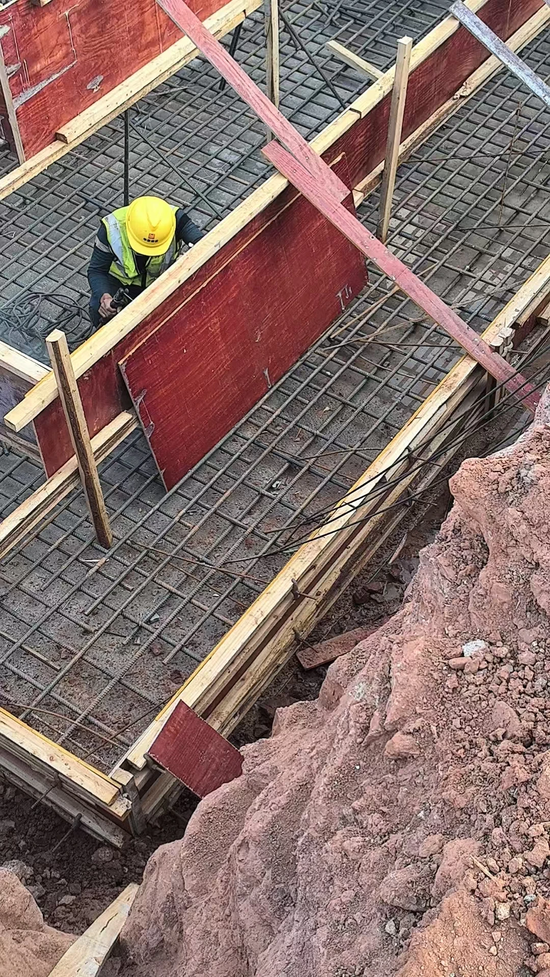 product red pine water resistant phenolic film faced plywood 12202440 outdoor building materials for thailand warehouse stocks chonburi-8