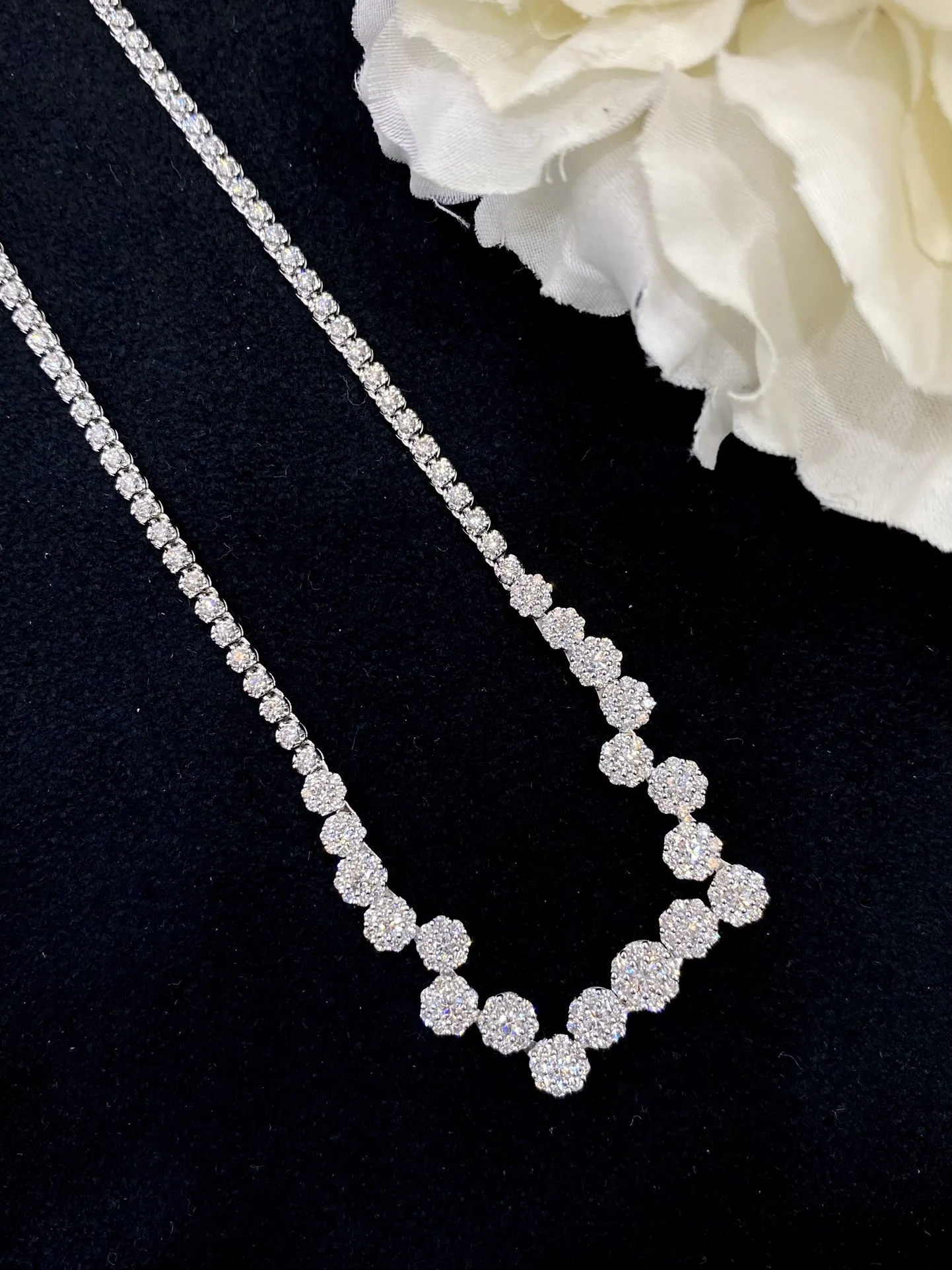 18K Solid Gold VS Natural Diamond Cluster Flower Necklace High-end Exquisite Full Diamond Bling Women Bridal Wedding Necklace