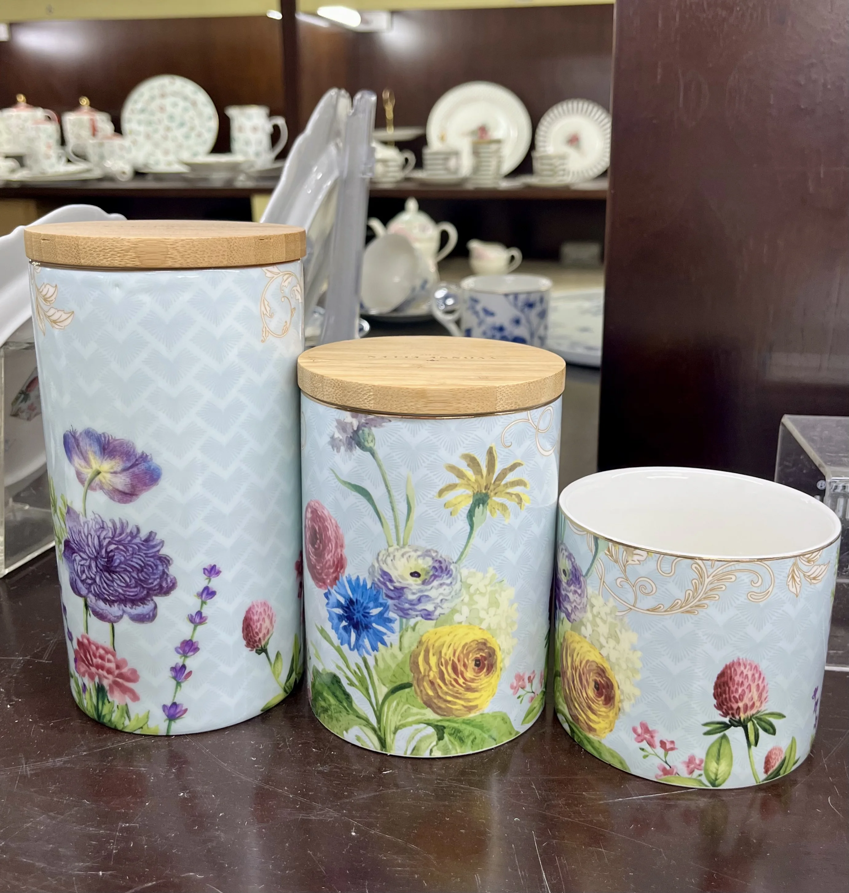 Premium Royal Floral Series Ceramic Porcelain Gift for Women Mug 380ml Coffee and Cappuccino Mug manufacture