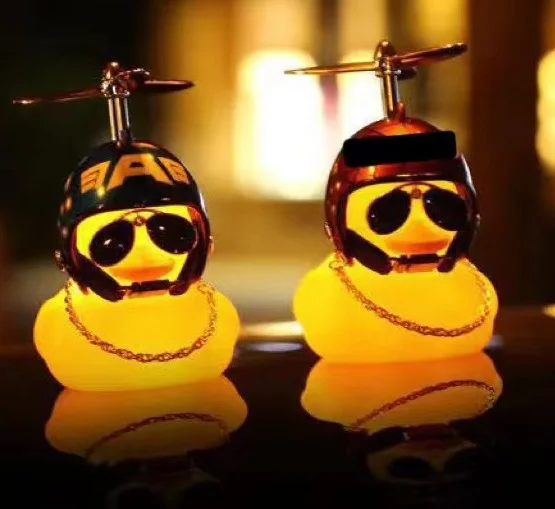 Велосипедный гудок симпатичная маленькая Желтая утка ночной сигнал лампа детская резиновая утка игрушка с шлемом и пропеллером