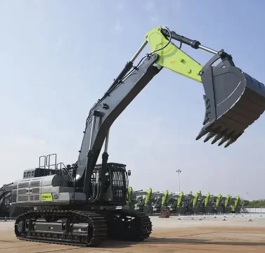 中联重科ZE1050G大功率105吨履带式液压挖掘机带8.0m ³ 铲斗附件新条件