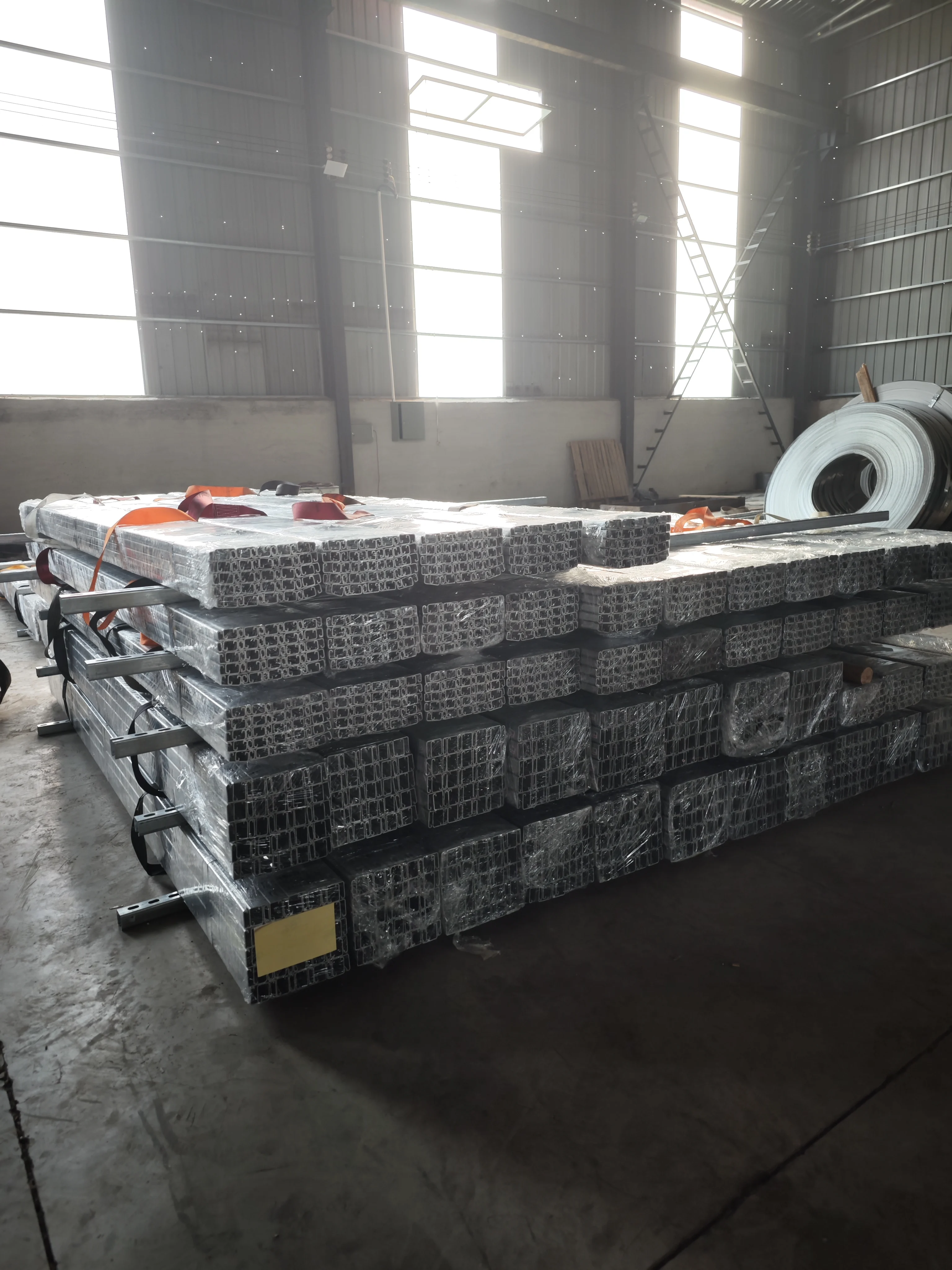 Galvanized Slotted Strut Channel Good Quality Unistrut Solar Mounting Bracket