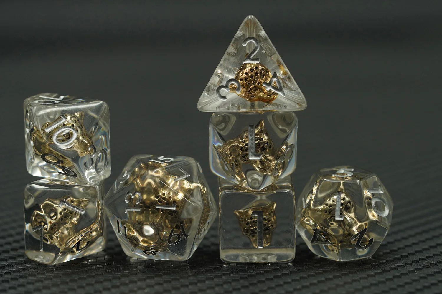 Customizable 16mm Transparent Resin Polyhedral Dice Set Leopard Head Shape for DND Games manufacture