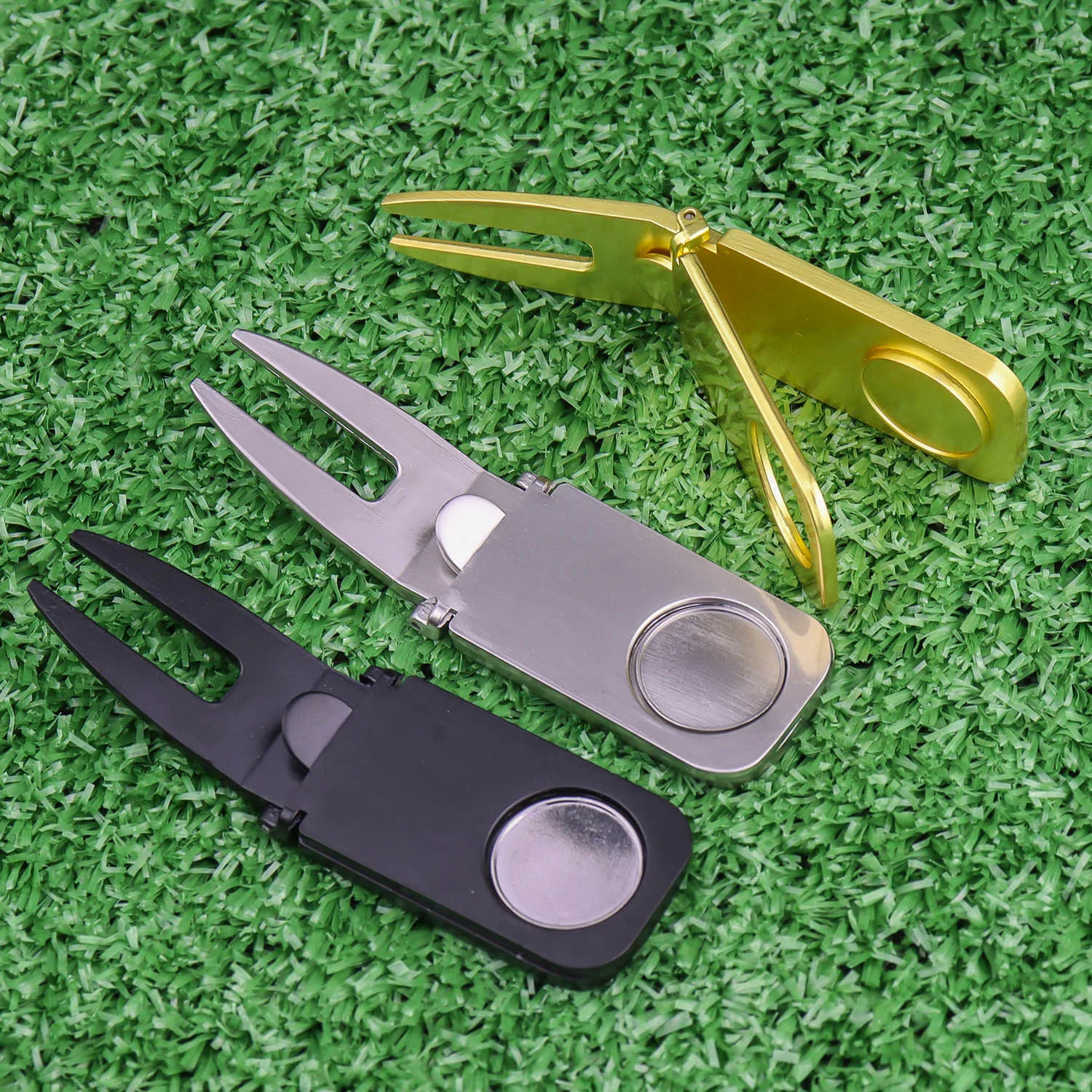 Custom Cheap Pitch Fork and Ball Marker Metal Cigar Pitchfork Gift Set Blank Magnetic Cigar Holder Golf Divot Repair Tool