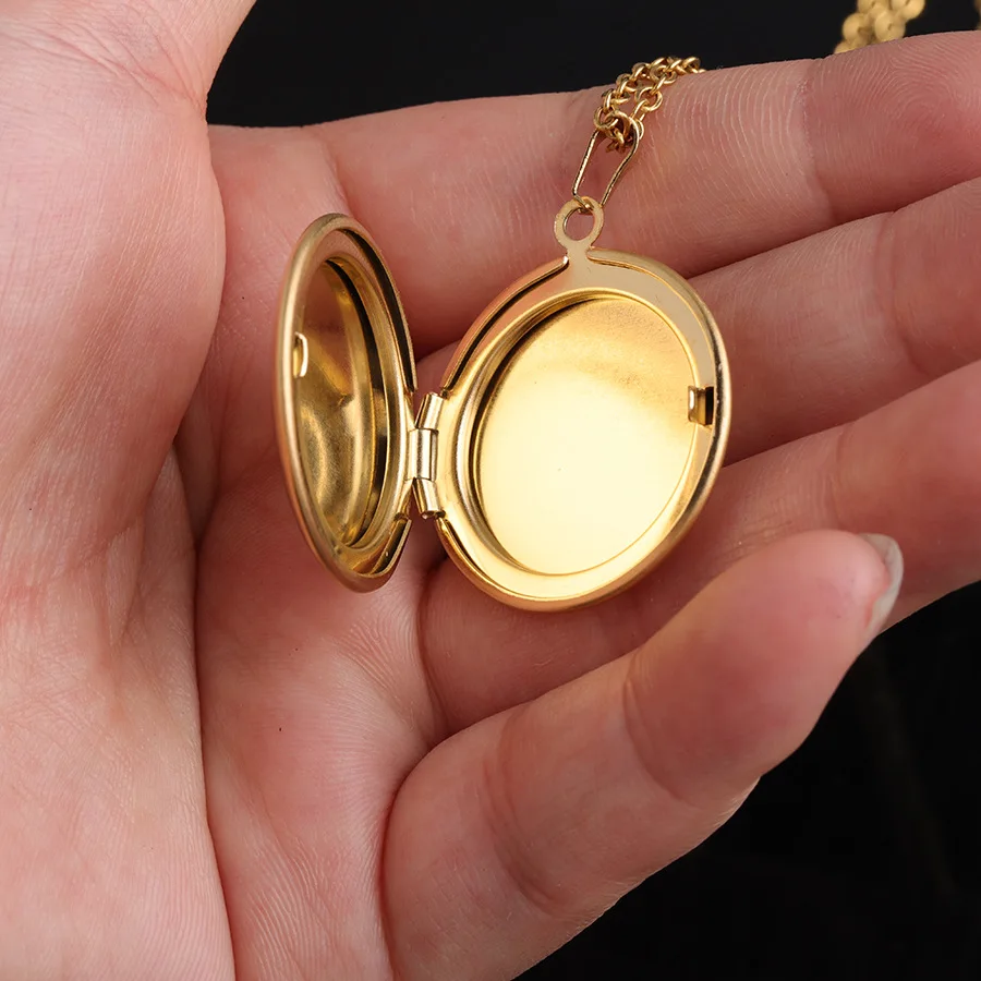 Round Circle Locket Picture Necklace