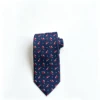 Base blu navy con stampa di cappello da Babbo Natale rosso e bianco