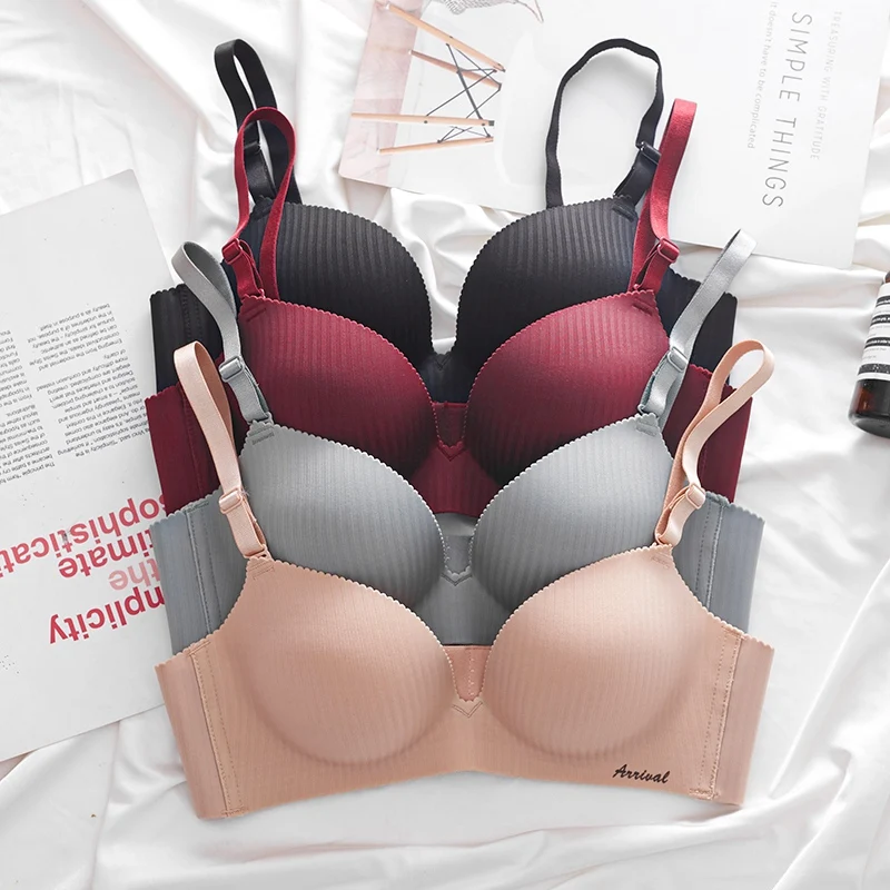 Factory Direct Sales Non-slip and Not Tight Widen the Invisible Back Buckle Modern Girl Bra Push-up Invisible Traceless Bra
