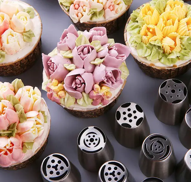 Russian Flower-shaped Leaf Piping Nozzle Set - for Cupcakes and Cakes - Stainless Steel Baking Tool Set