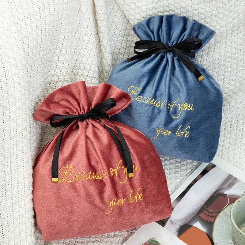 High Quality Custom Velvet Drawstring Pouch with Embroidery logo Soft Velvet Large Capacity Pouch for Jewelry