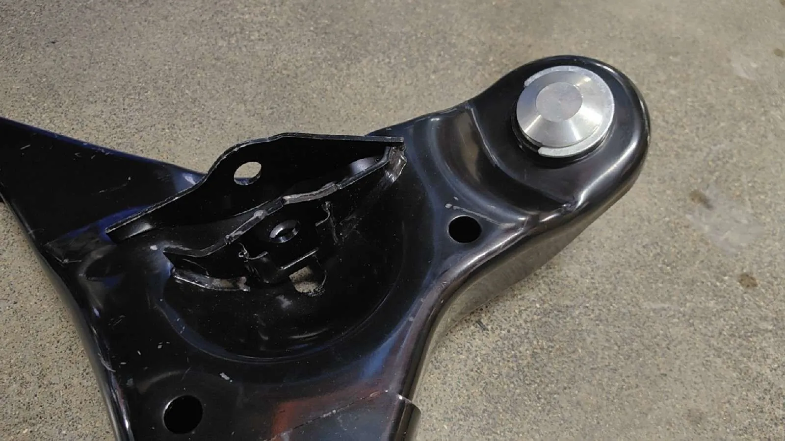 Car Spare Parts Ford Ranger Control Arm UC25-34-300 Suspension Lower C... — 2