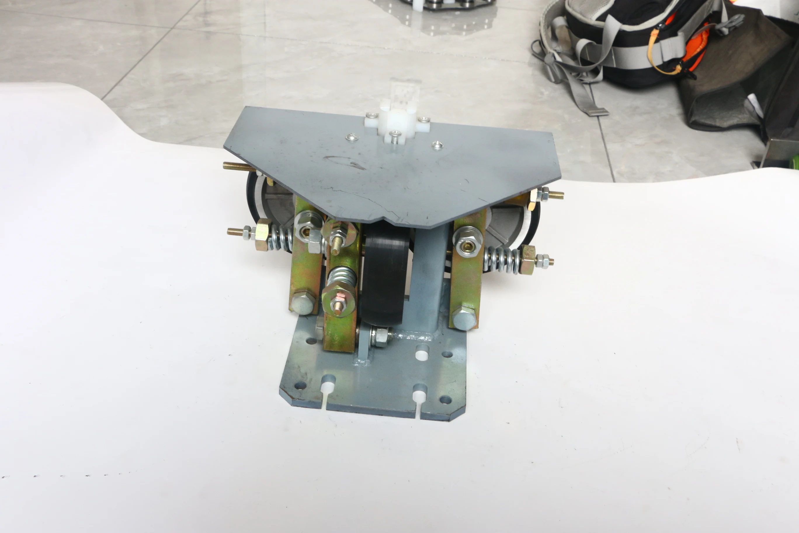 Kone Elevator Roller Guide Shoe Modern Design Steel Lift Roller Guide Rail for Kone Elevator