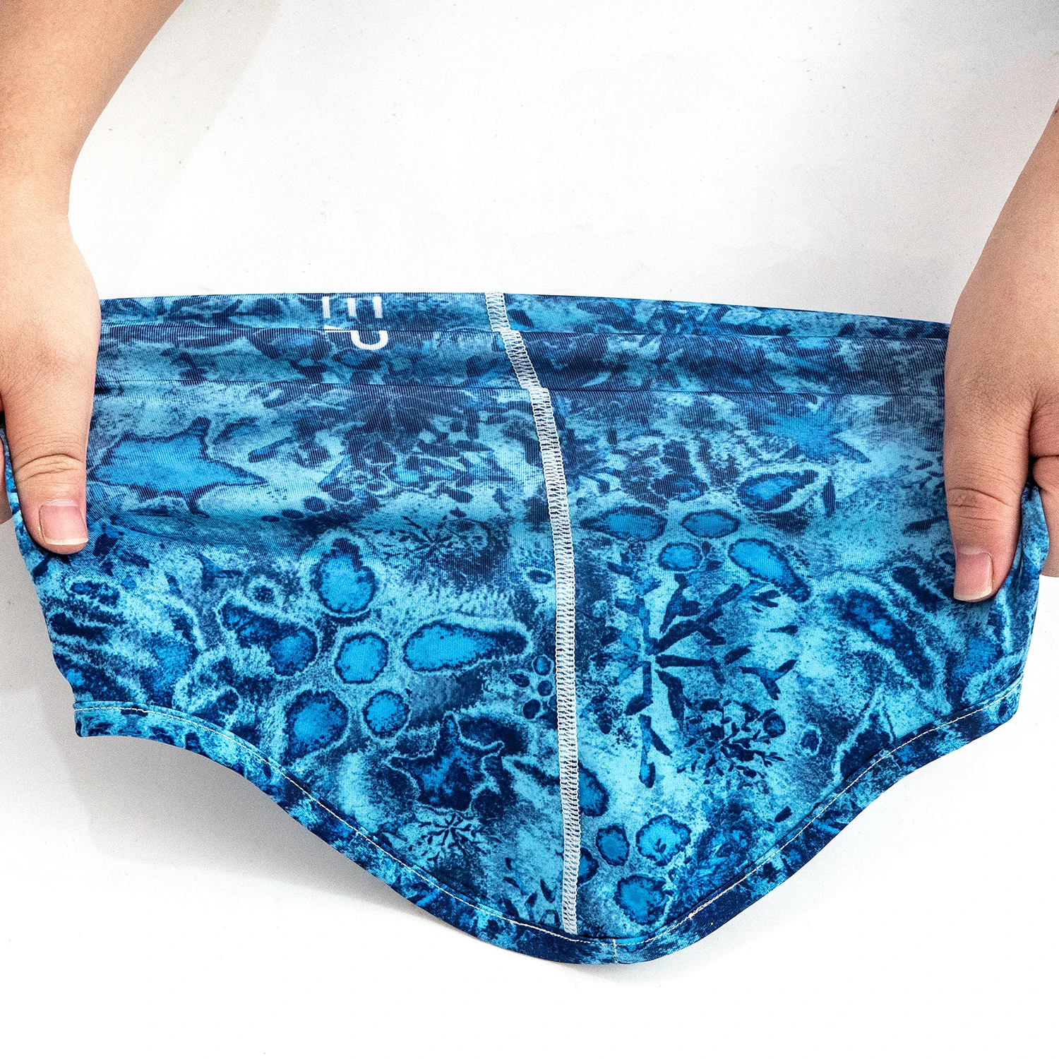 Мужская и женская рыболовная маска